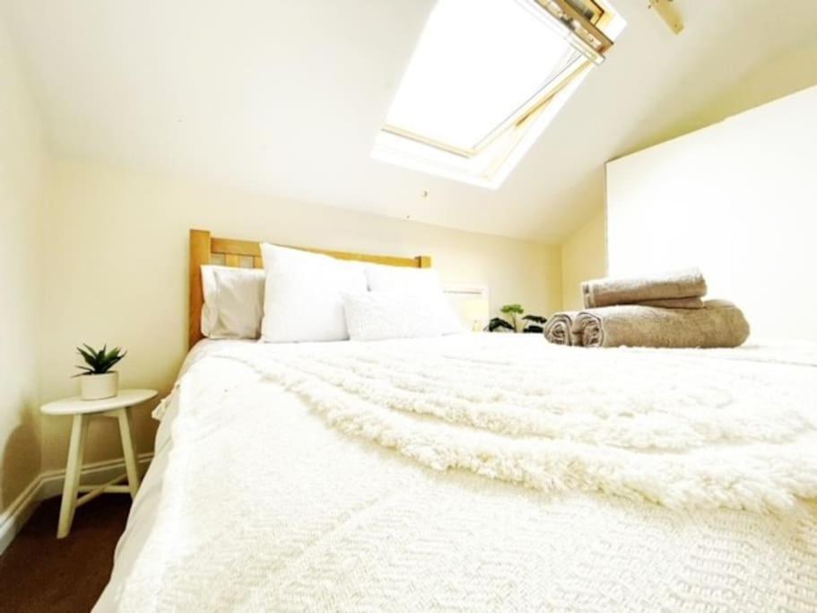 5 Bedroom, Sleeps 9 - Base To Explore Liverpool And Beyond Zewnętrze zdjęcie