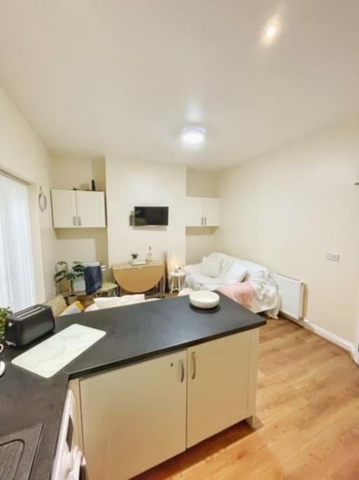 5 Bedroom, Sleeps 9 - Base To Explore Liverpool And Beyond Zewnętrze zdjęcie