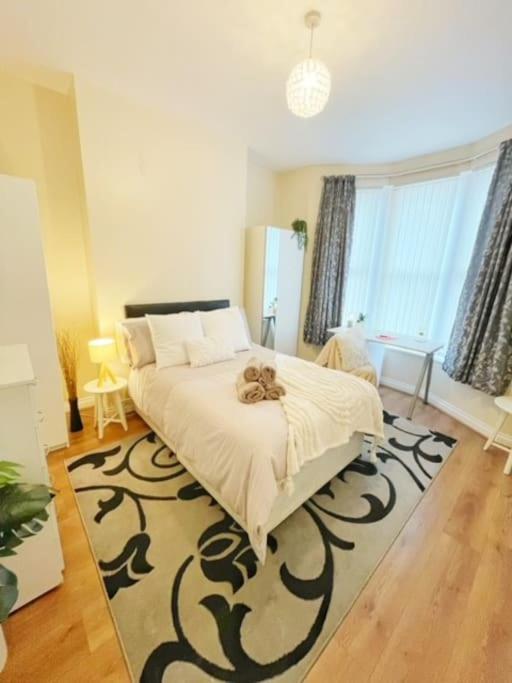 5 Bedroom, Sleeps 9 - Base To Explore Liverpool And Beyond Zewnętrze zdjęcie